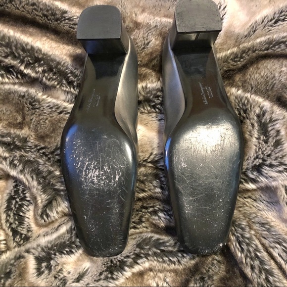 Ferragamo Logo Cap Toe Pumps Metallic 10AA Narrow - Picture 4 of 8